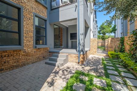 False - Apartment For Sale in Pinehaven, Krugersdorp, Gauteng - M117808
