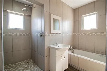 False - House For Sale in Kidds Beach, East London, Eastern Cape - M121837