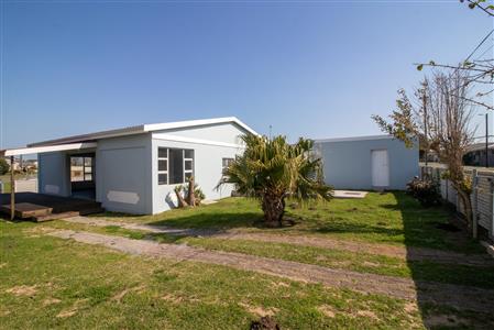 False - House For Sale in Kidds Beach, East London, Eastern Cape - M121837