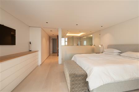 False - Apartment For Sale in Mouille Point, Cape Town, Western Cape - M121901