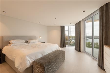 False - Apartment For Sale in Mouille Point, Cape Town, Western Cape - M121901