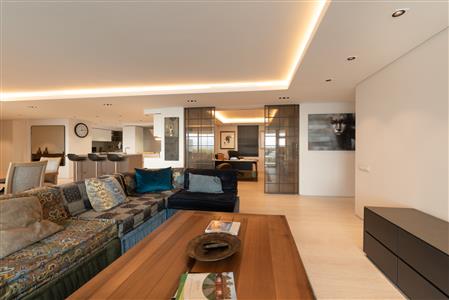 False - Apartment For Sale in Mouille Point, Cape Town, Western Cape - M121901