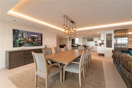 False - Apartment For Sale in Mouille Point, Cape Town, Western Cape - M121901