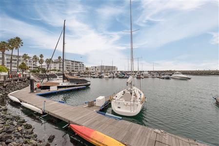 False - Apartment For Sale in Mouille Point, Cape Town, Western Cape - M121901