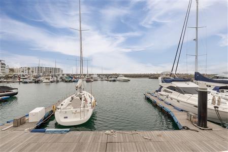 False - Apartment For Sale in Mouille Point, Cape Town, Western Cape - M121901