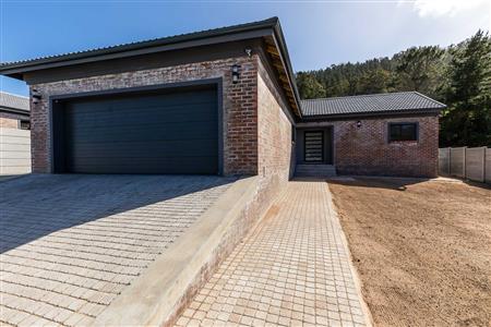 House For Sale in Groenvallei, Sedgefield, Western Cape - M127304
