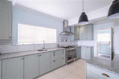False - House For Sale in Sandy Point Beach Estate, Sandy Point, St Helena Bay, Western Cape - M124604