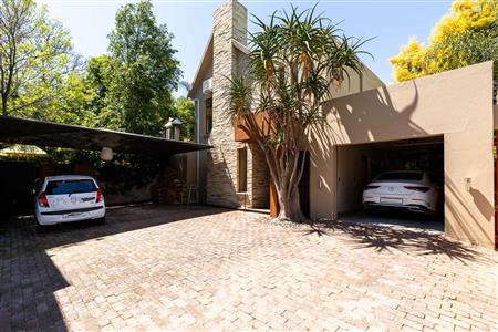 Restaurant For Sale in Oudtshoorn South, Oudtshoorn, Western Cape - M127296