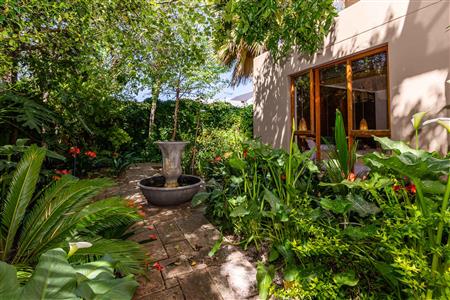 Restaurant For Sale in Oudtshoorn South, Oudtshoorn, Western Cape - M127296