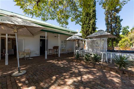 Restaurant For Sale in Oudtshoorn South, Oudtshoorn, Western Cape - M127296