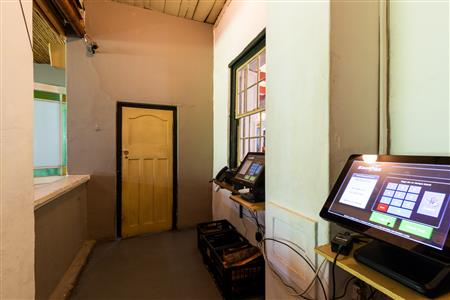 Restaurant For Sale in Oudtshoorn South, Oudtshoorn, Western Cape - M127296