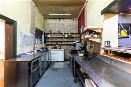 Restaurant For Sale in Oudtshoorn South, Oudtshoorn, Western Cape - M127296