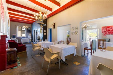 Restaurant For Sale in Oudtshoorn South, Oudtshoorn, Western Cape - M127296
