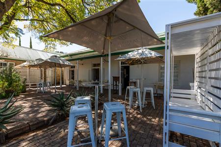 Restaurant For Sale in Oudtshoorn South, Oudtshoorn, Western Cape - M127296