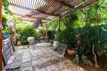 Restaurant For Sale in Oudtshoorn South, Oudtshoorn, Western Cape - M127296