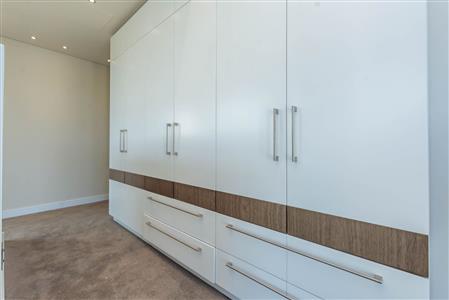False - Apartment For Sale in Sandhurst, Sandton, Gauteng - M116163
