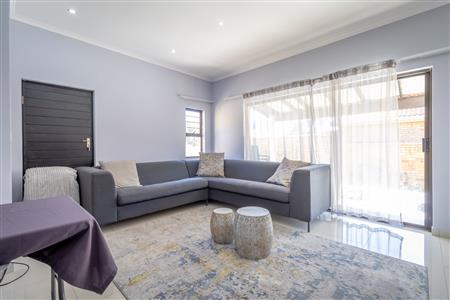 House Unavailable in Fourways, Sandton, Gauteng - M122139