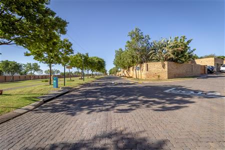 House Unavailable in Fourways, Sandton, Gauteng - M122139