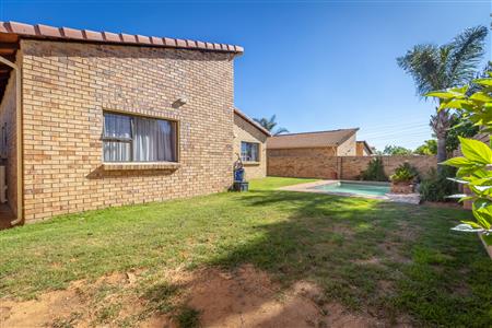 House Unavailable in Fourways, Sandton, Gauteng - M122139
