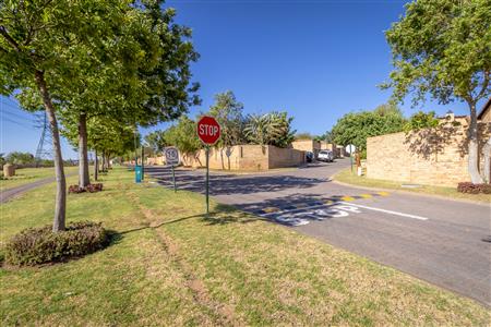 House Unavailable in Fourways, Sandton, Gauteng - M122139