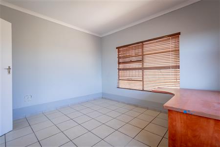 False - House For Sale in Tlhabane West, Rustenburg, North West - M122144