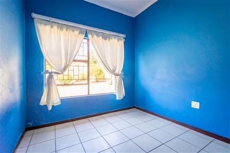 False - House For Sale in Tlhabane West, Rustenburg, North West - M122144