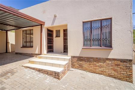 False - House For Sale in Tlhabane West, Rustenburg, North West - M122144