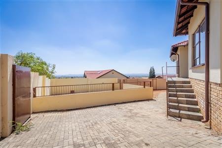 False - House For Sale in Tlhabane West, Rustenburg, North West - M122144