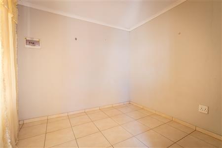 False - House For Sale in Tlhabane West, Rustenburg, North West - M122144