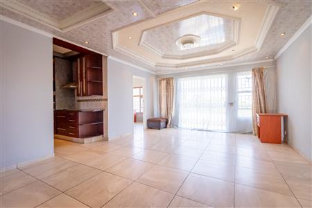False - House For Sale in Tlhabane West, Rustenburg, North West - M122144
