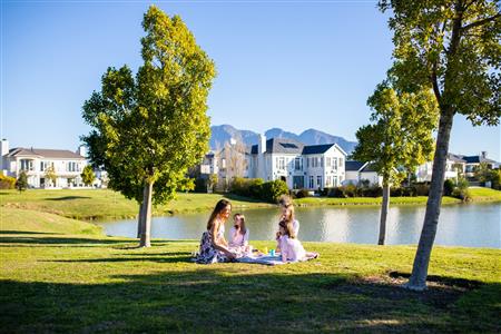 False - Vacant Land For Sale in Val de Vie Estate, Paarl, Western Cape - M122392