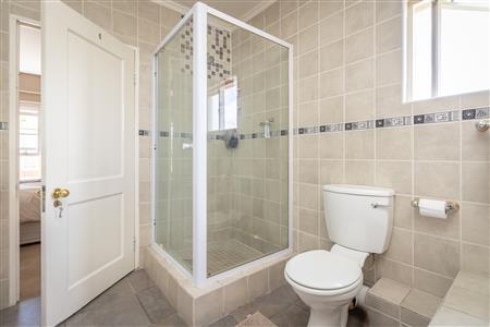 False - Apartment For Sale in Sandown, Sandton, Gauteng - M123522