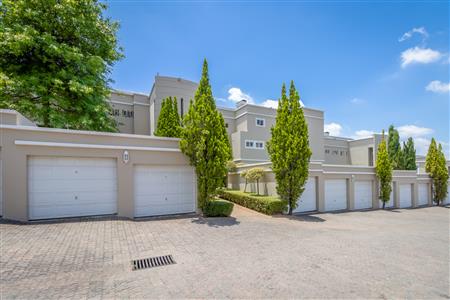 False - Apartment For Sale in Sandown, Sandton, Gauteng - M123522