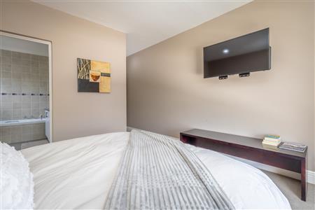 False - Apartment For Sale in Sandown, Sandton, Gauteng - M123522