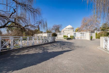 False - Apartment For Sale in Sandown, Sandton, Gauteng - M123522