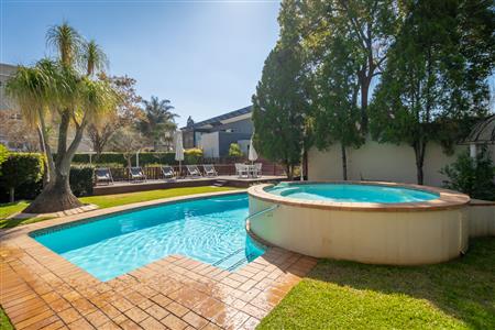 False - Apartment For Sale in Sandown, Sandton, Gauteng - M123522