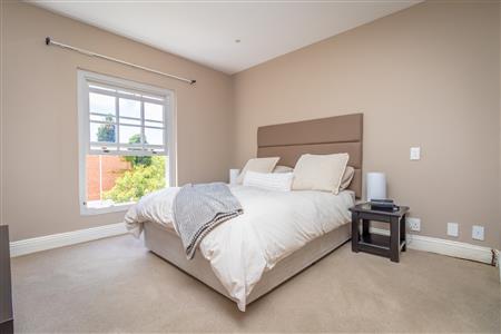 False - Apartment For Sale in Sandown, Sandton, Gauteng - M123522