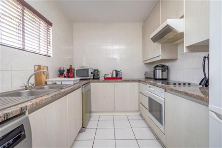 False - Apartment For Sale in Sandown, Sandton, Gauteng - M123522