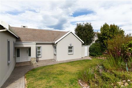 House For Sale in Kraaibosch Country Estate, George, Western Cape - M122445