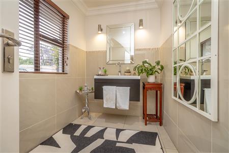 False - House For Sale in Bryanston, Sandton, Gauteng - M122487
