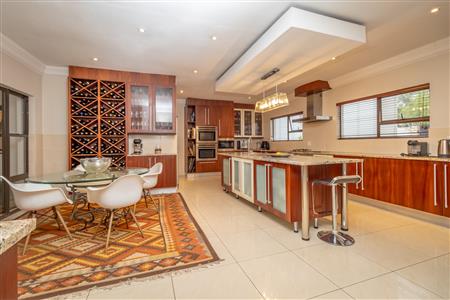 False - House For Sale in Bryanston, Sandton, Gauteng - M122487