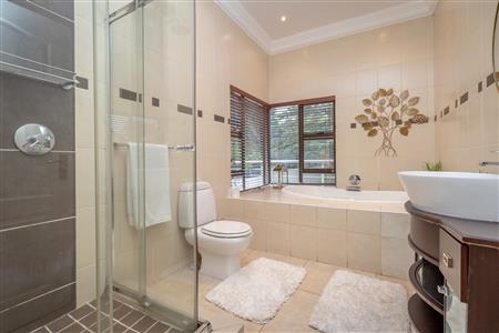 False - House For Sale in Bryanston, Sandton, Gauteng - M122487
