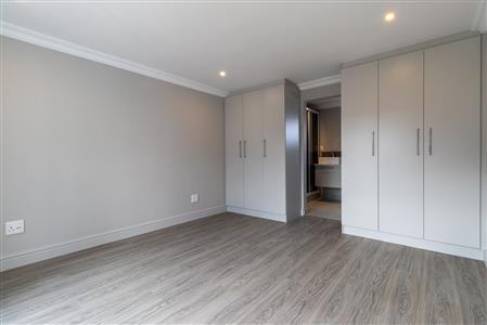 False - Townhouse For Sale in Broadacres, Sandton, Gauteng - M122732