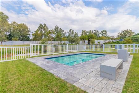 False - Townhouse For Sale in Broadacres, Sandton, Gauteng - M122732