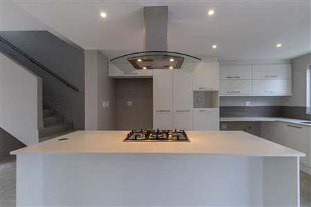 False - Townhouse For Sale in Broadacres, Sandton, Gauteng - M122732