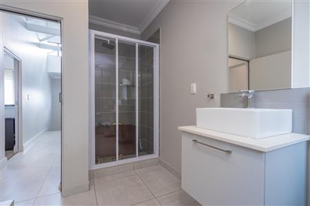 False - Townhouse For Sale in Broadacres, Sandton, Gauteng - M122732