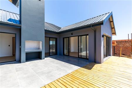 False - House sold in Bowtie, Plettenberg Bay - M122871