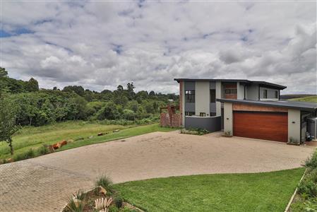 False - House For Sale in Leonard, Hilton, KwaZulu Natal - M122867