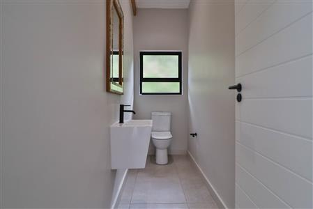 False - House For Sale in Leonard, Hilton, KwaZulu Natal - M122867