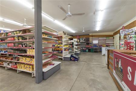 False - Retail for sale in McGregor - M117686